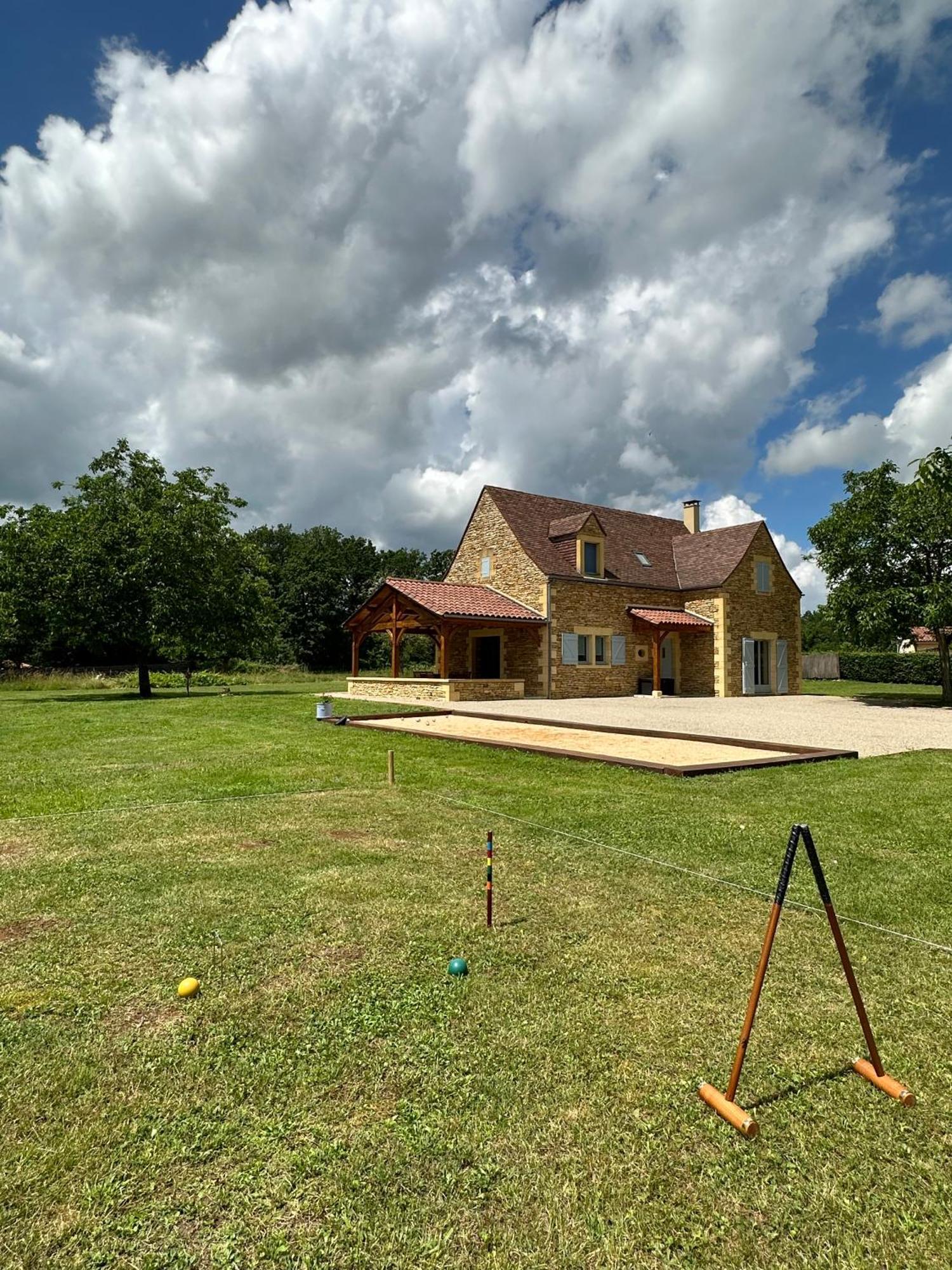 Luxury 3 Bed Home With Heated Swimming Pool Air Con And Boules Pitch Salignac-Eyvigues Εξωτερικό φωτογραφία