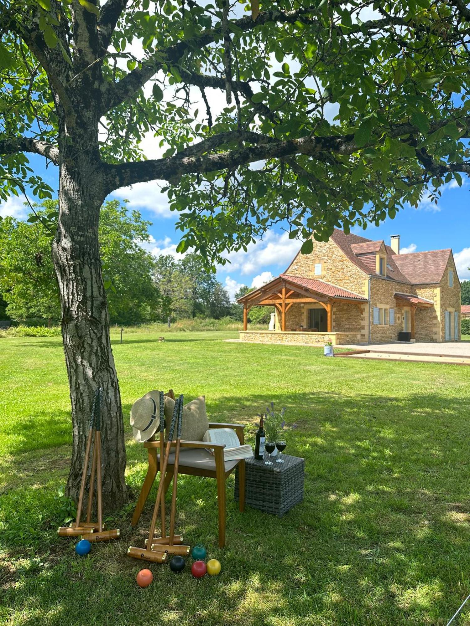 Luxury 3 Bed Home With Heated Swimming Pool Air Con And Boules Pitch Salignac-Eyvigues Εξωτερικό φωτογραφία